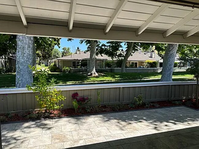 Building Photo - Almaden - Exectuve style 3 bedroom 2 bath ...