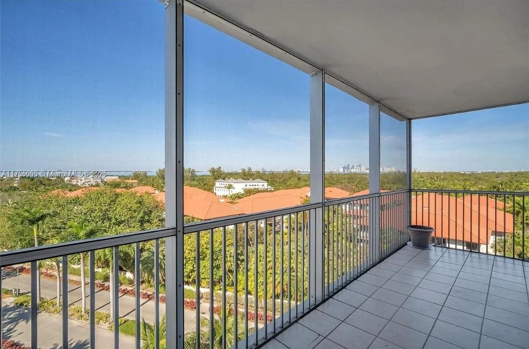 Building Photo - 150 Ocean Lane Dr