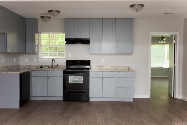 Building Photo - 6724 Carolina Dr