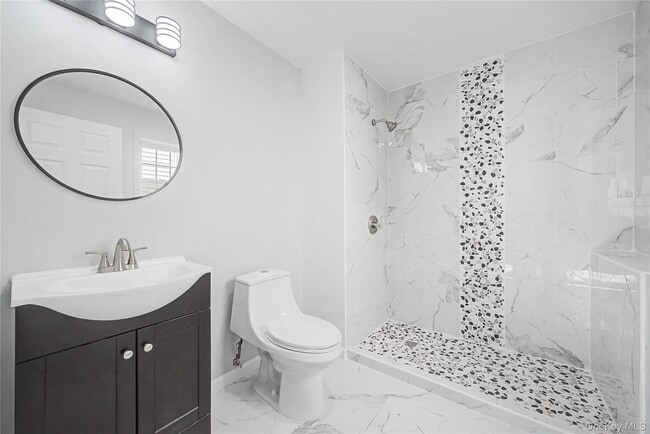 Building Photo - 25 Clinton St