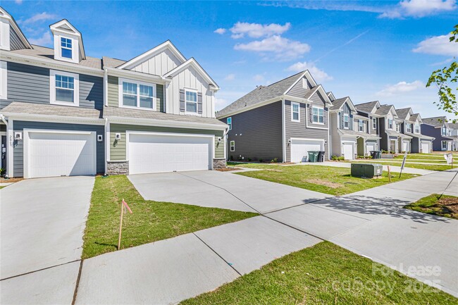 Building Photo - 2871 Yeager Dr NW