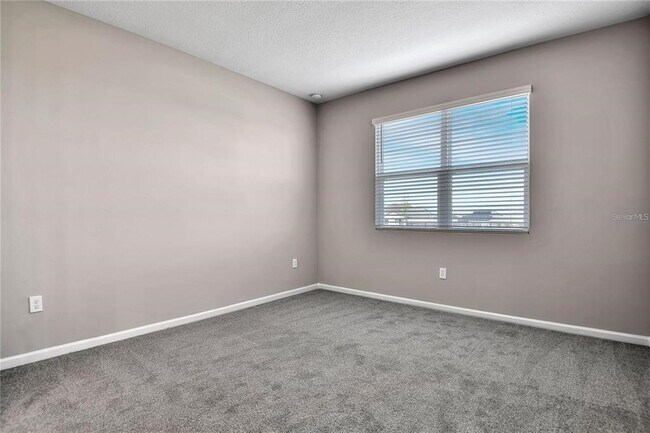 Building Photo - 830 Ballantyne Dr