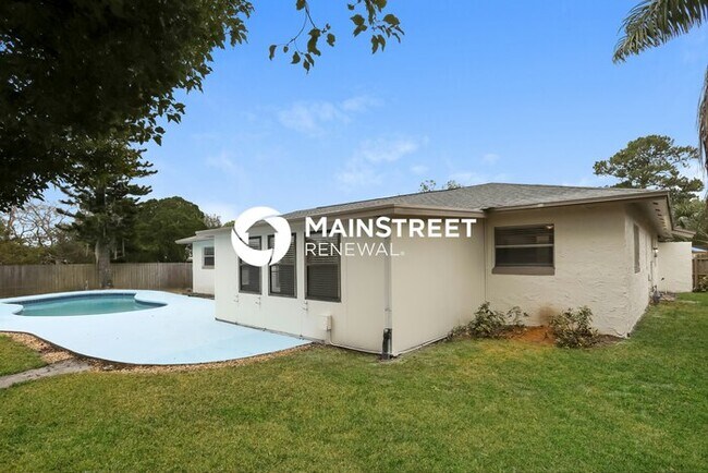 Building Photo - 3 Bedroom Pet-Friendly Home in CASSELBERRY, FL with Main Street Renewal
