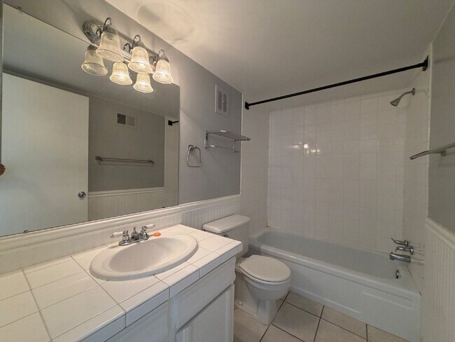 Building Photo - ~September Rent Free~ Spacious 2-Bedroom Condo in DTC with Fireplace, Private Patio & In-Unit Lau...