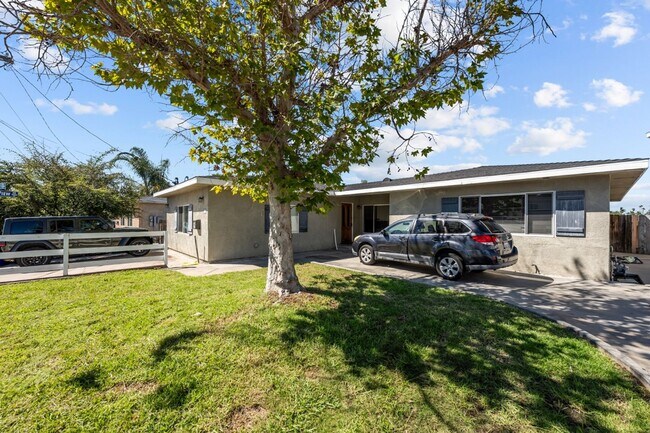 Building Photo - 5379 E Falls View Dr