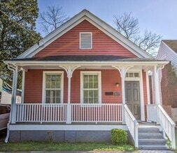 Building Photo - 256 Walker St