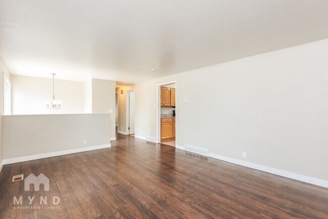 Building Photo - 1470 W 6915 S