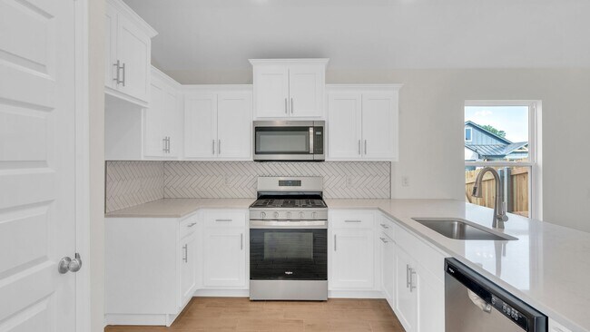 Building Photo - 3 Bed | 2 Bath in Owasso!