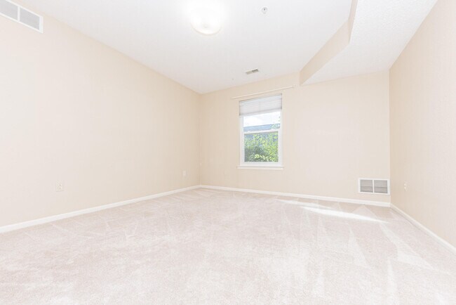 Building Photo - 1324 Heatherwood Ln