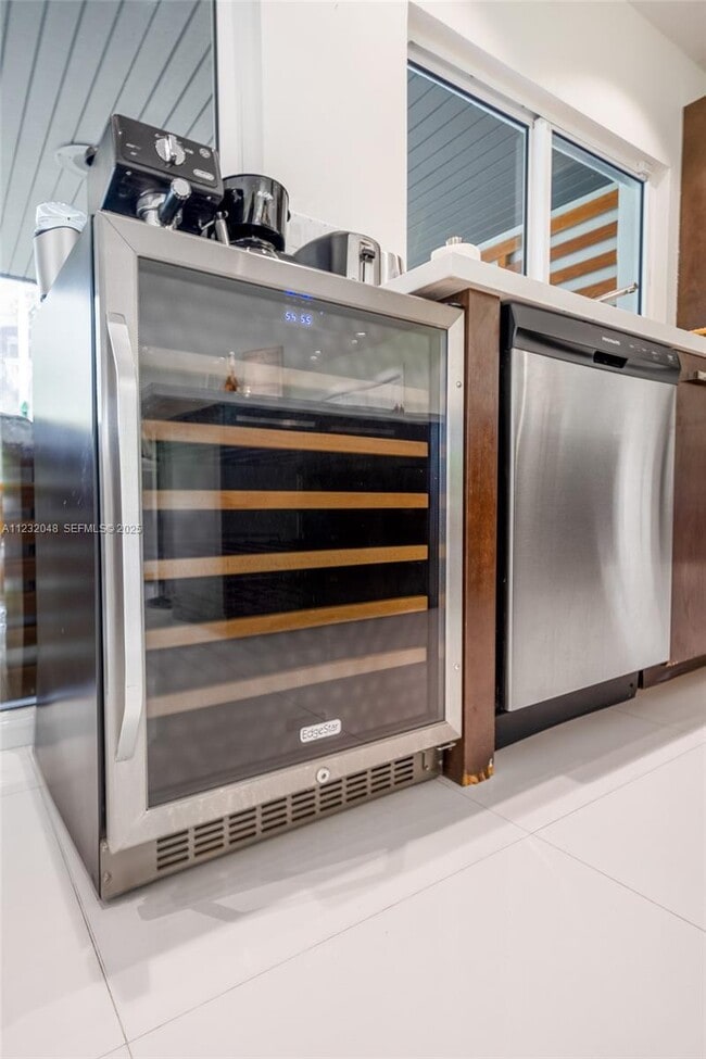 Building Photo - 7544 SW 78th Terrace