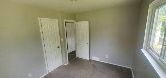 Building Photo - 4595 Lee Rd
