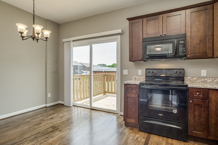 Building Photo - 140 Edgington Dr