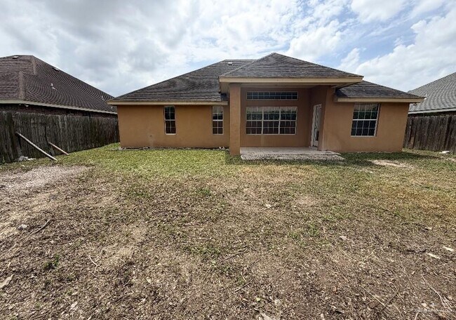 Building Photo - 18 N Yellow Brick Rd