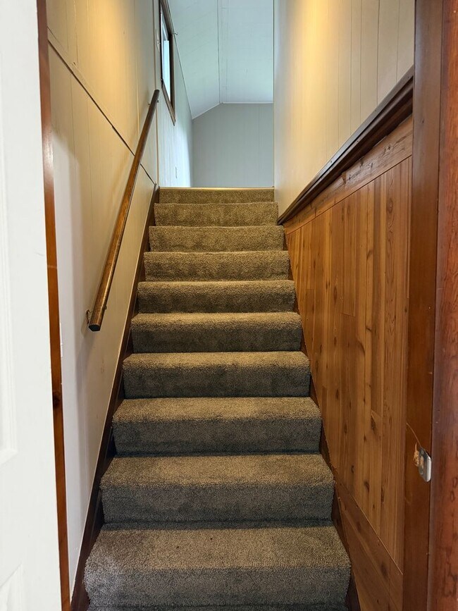 Building Photo - Awesome Property for an Awesome Price