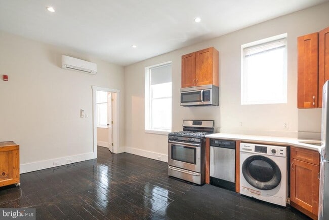 Building Photo - 1836 Delancey St