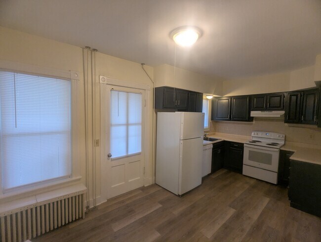 Building Photo - 110 Spring St