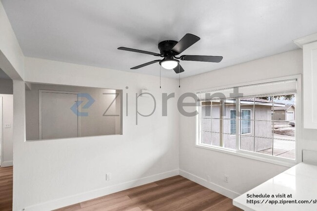 Building Photo - 451 Helen Ave