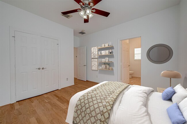 Building Photo - 1507 Roy St