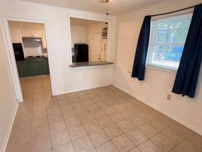 Building Photo - 3245 Ivanhoe Street