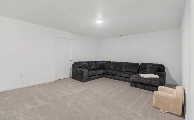 Building Photo - Beautiful 5 bedroom home - Nixa MO