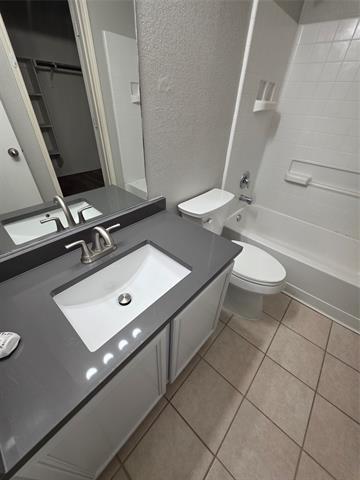 Building Photo - 5525 Parkview Hills Ln