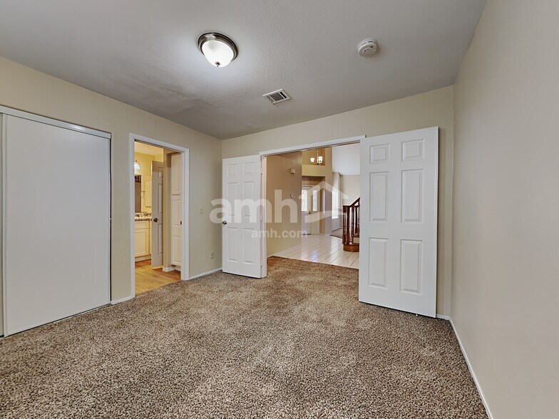 Building Photo - 288 Vallarte Dr