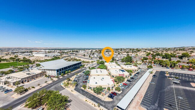 Building Photo - Move-in ready professional office space fo...