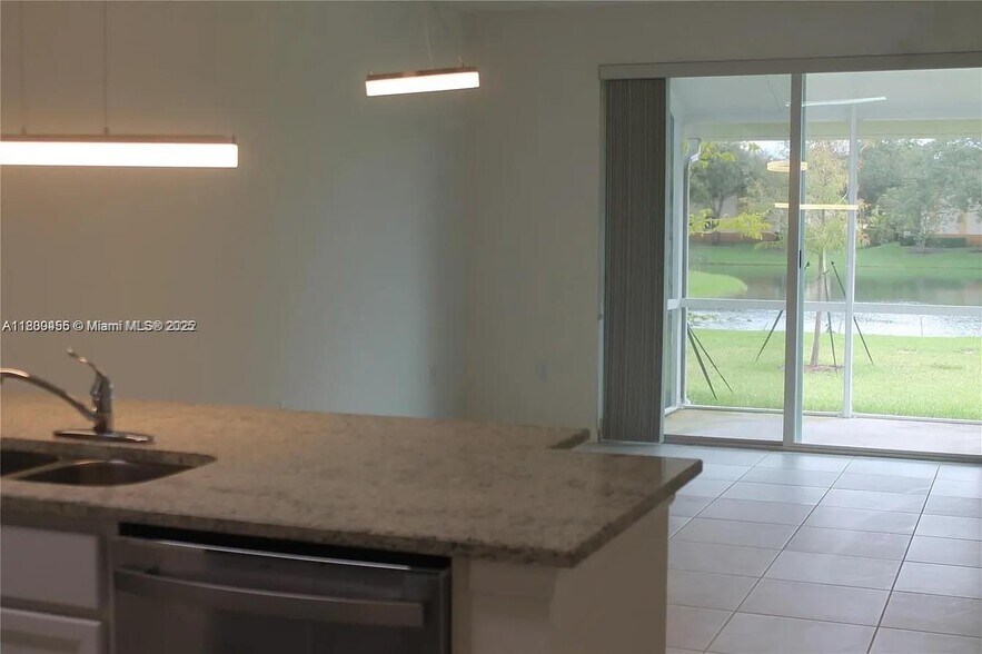 Building Photo - 4756 SW 63rd Ter