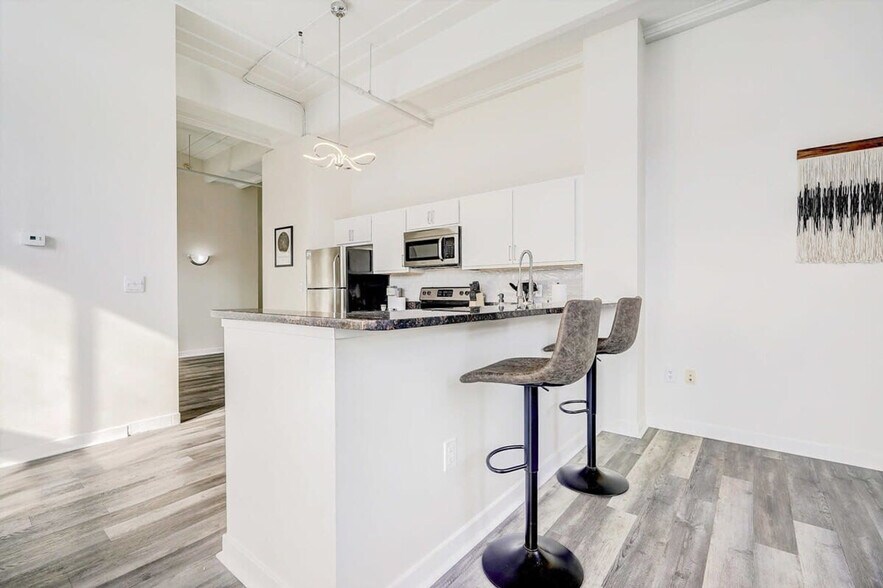 Building Photo - 50 N Illinois St