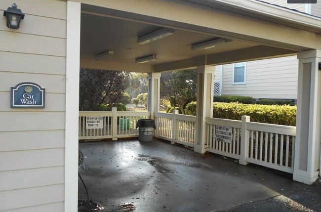Building Photo - 1600 Long Grove Dr