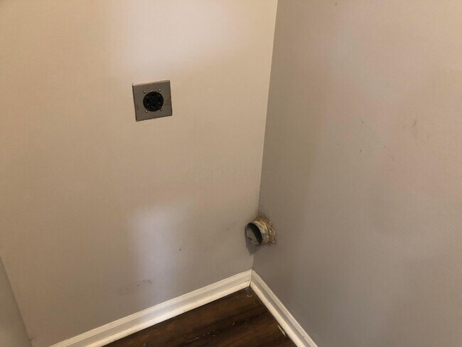 Building Photo - 5536 Cedar St