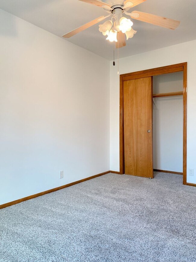 Building Photo - 3BD, 2BTH Bellevue Charmer Ready for YOU, $2,300!!