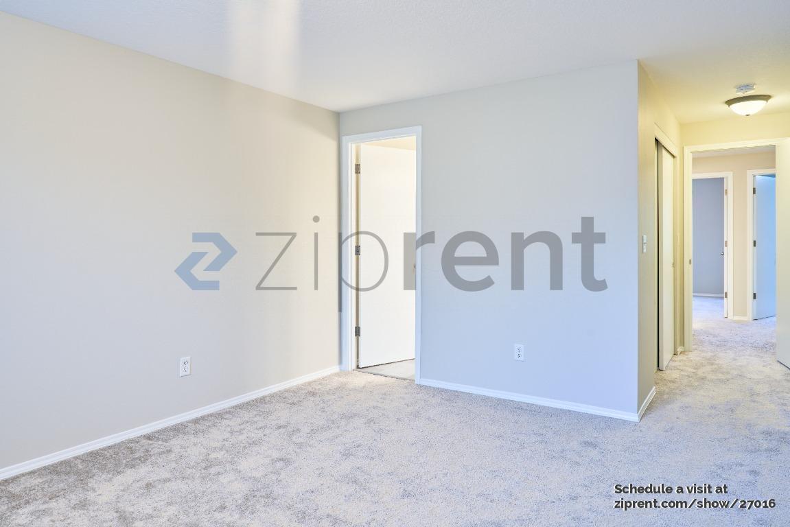 Building Photo - Unit