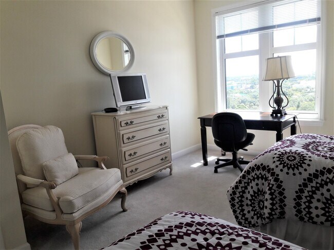 Building Photo - DOWNTOWN SARASOTA ANNUAL TURNKEY FURNISHED...
