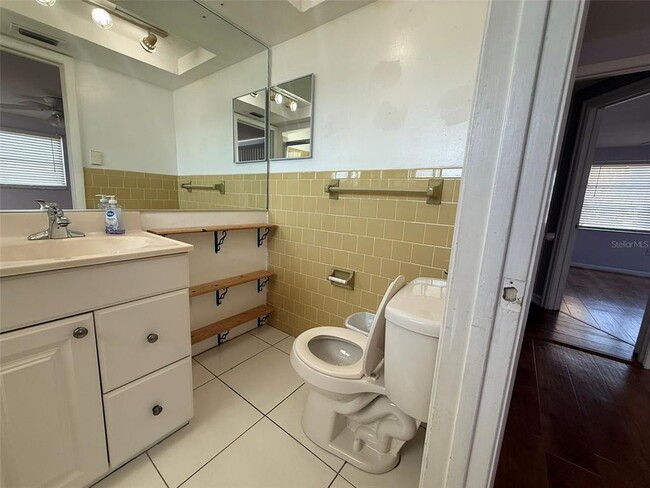 Building Photo - 121 Carlisle Ave NW