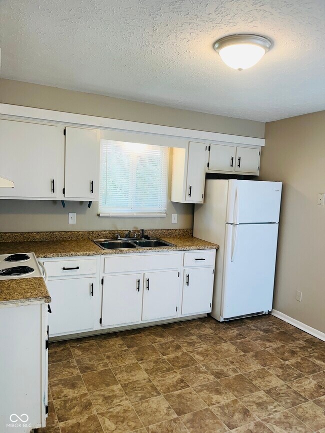 Building Photo - 1258 N Ridgeview Dr