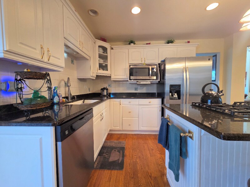 Building Photo - 1025 Rosewood Dr