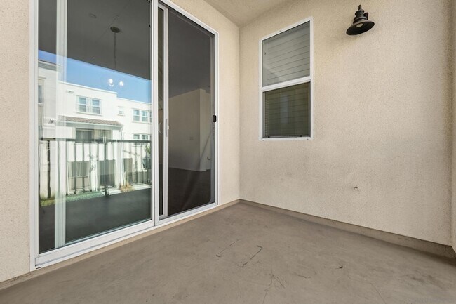 Building Photo - 1207 Paseo Seashore