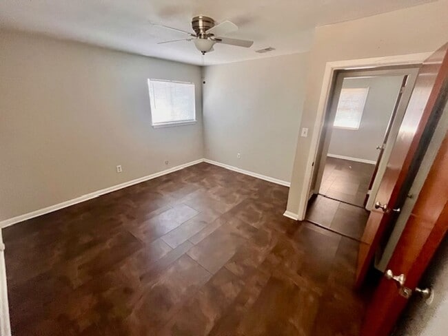 Building Photo - Gulfport 3 Bedroom