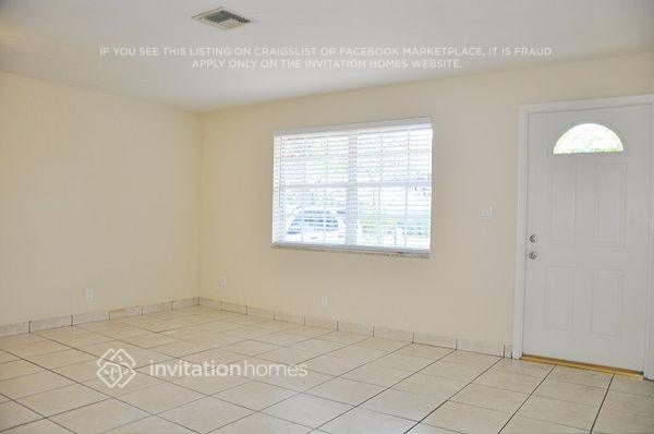 Building Photo - 1380 SW 26th Terrace