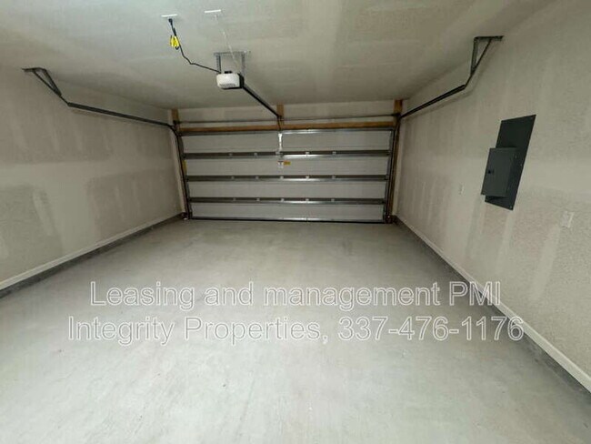 Building Photo - 331 White Pine Dr