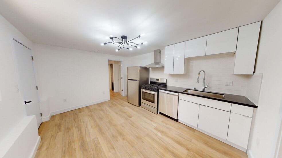 Interior Photo - HAMPTON