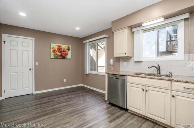 Building Photo - 6257 Gatewood