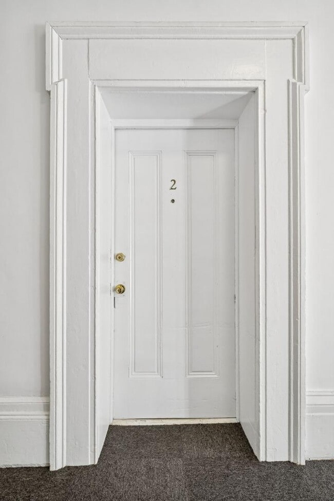 Building Photo - 302 N Church St