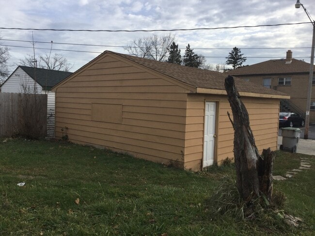 Building Photo - 3 bedroom Single Family
