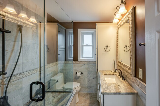 Building Photo - 5806 Flanders St