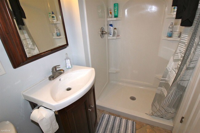 Building Photo - 7 br, 4 bath House - 718 Arbor St