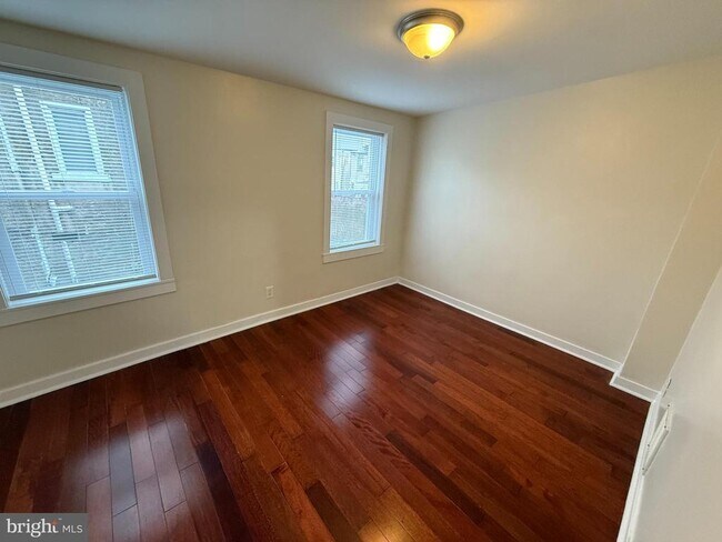 Building Photo - 1304 N 25th St