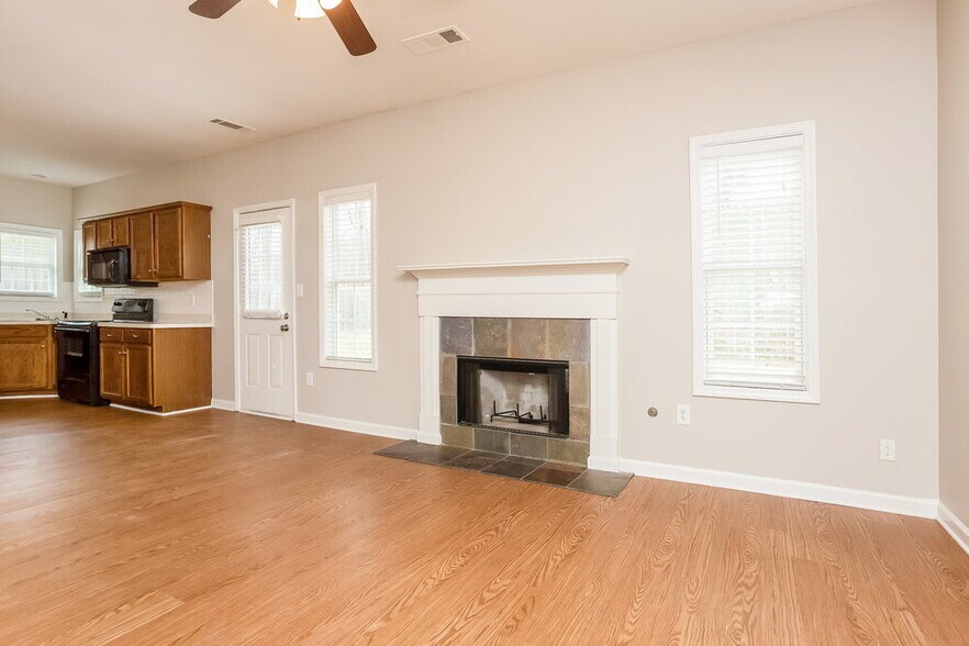 Building Photo - 880 Terrace Mill Dr