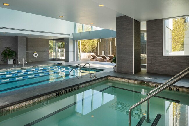 Building Photo - 301 Mission St